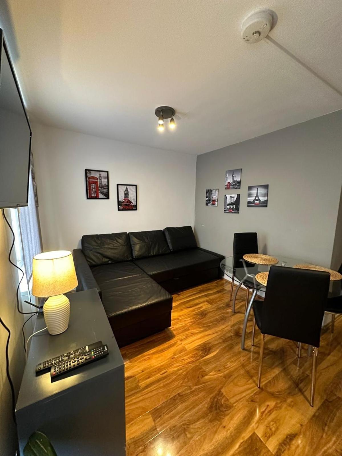 Lovely 2 Bedrooms Apartment ลอนดอน ภายนอก รูปภาพ